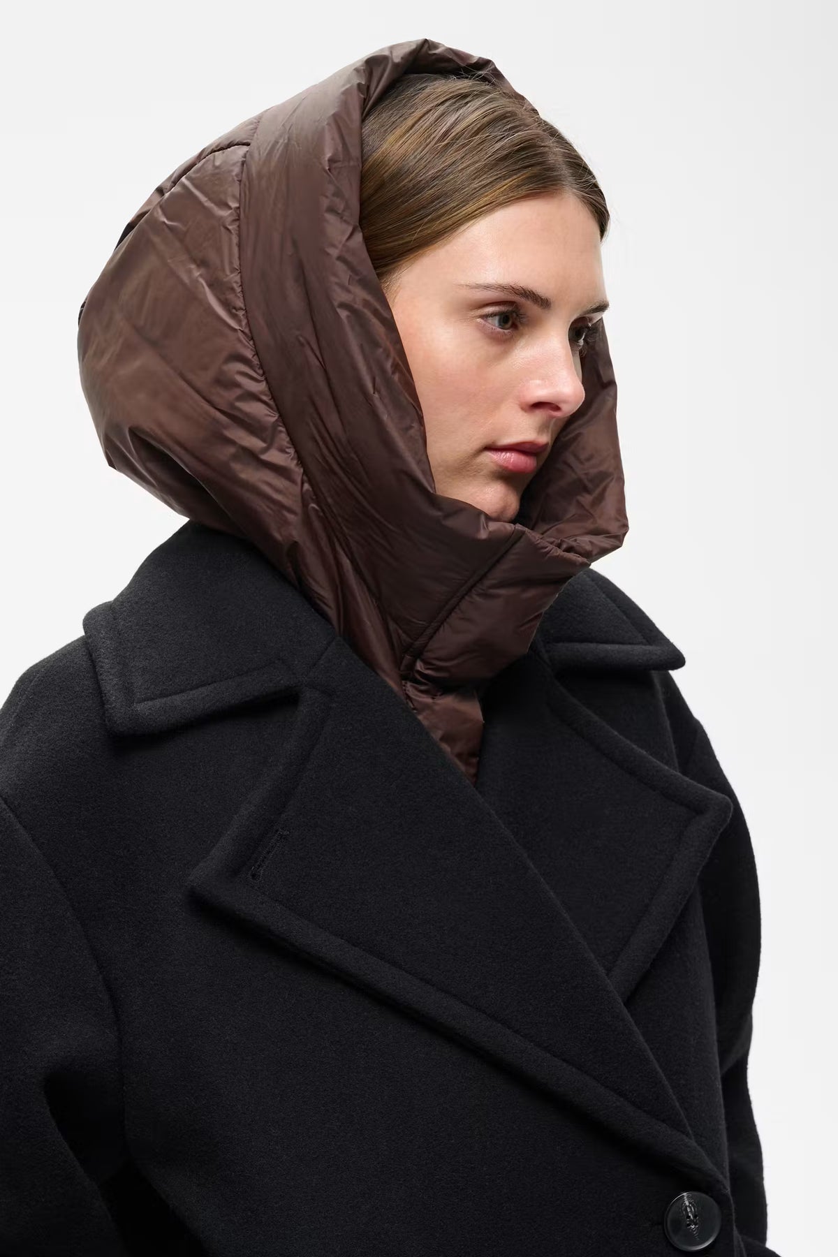 LILIA HOOD