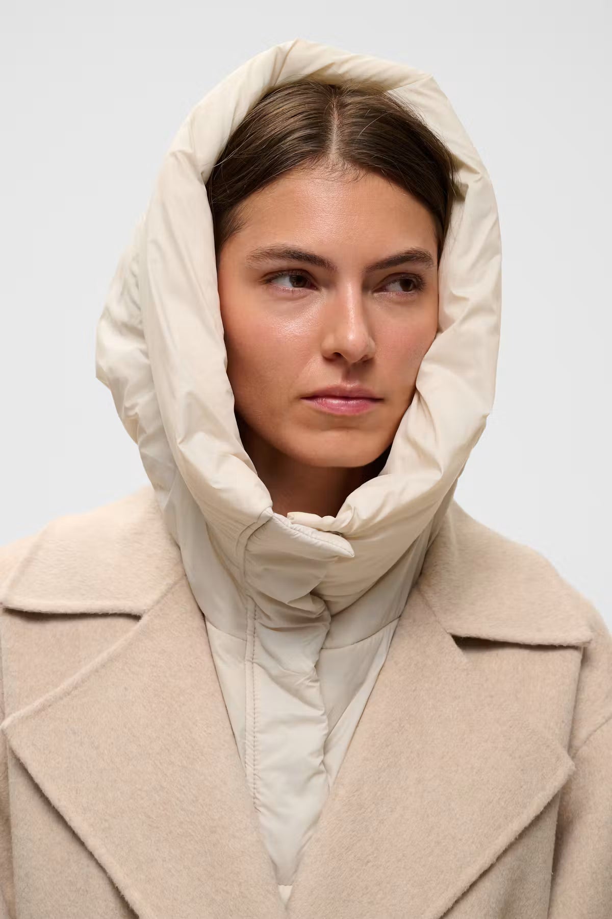 LILIA HOOD