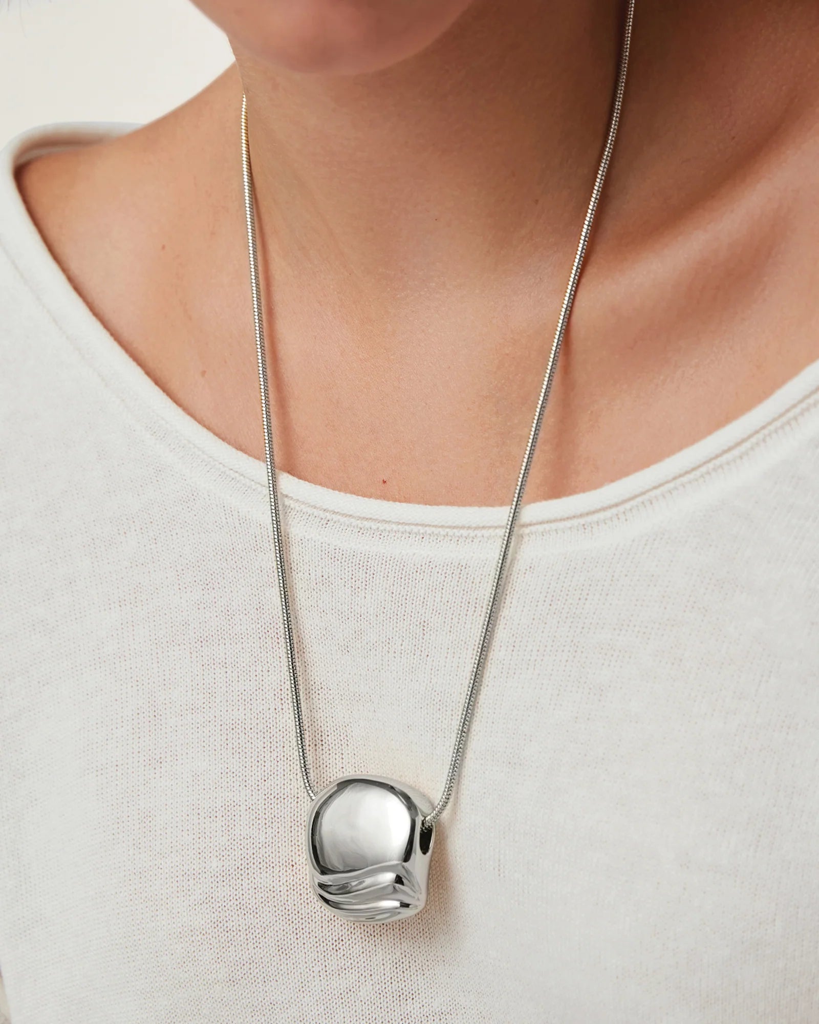 COLLIER RUE