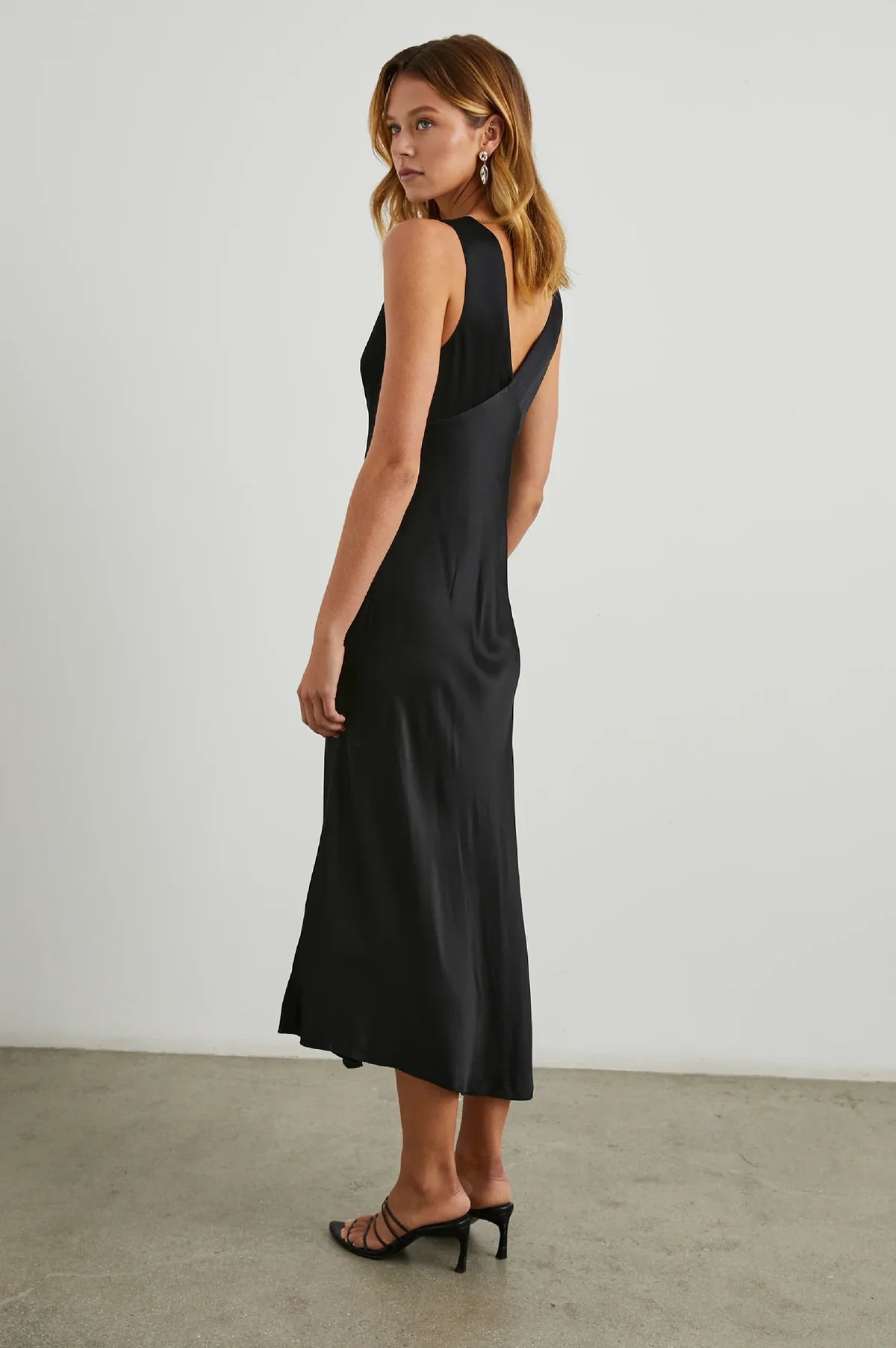 ROBE MONIQUE