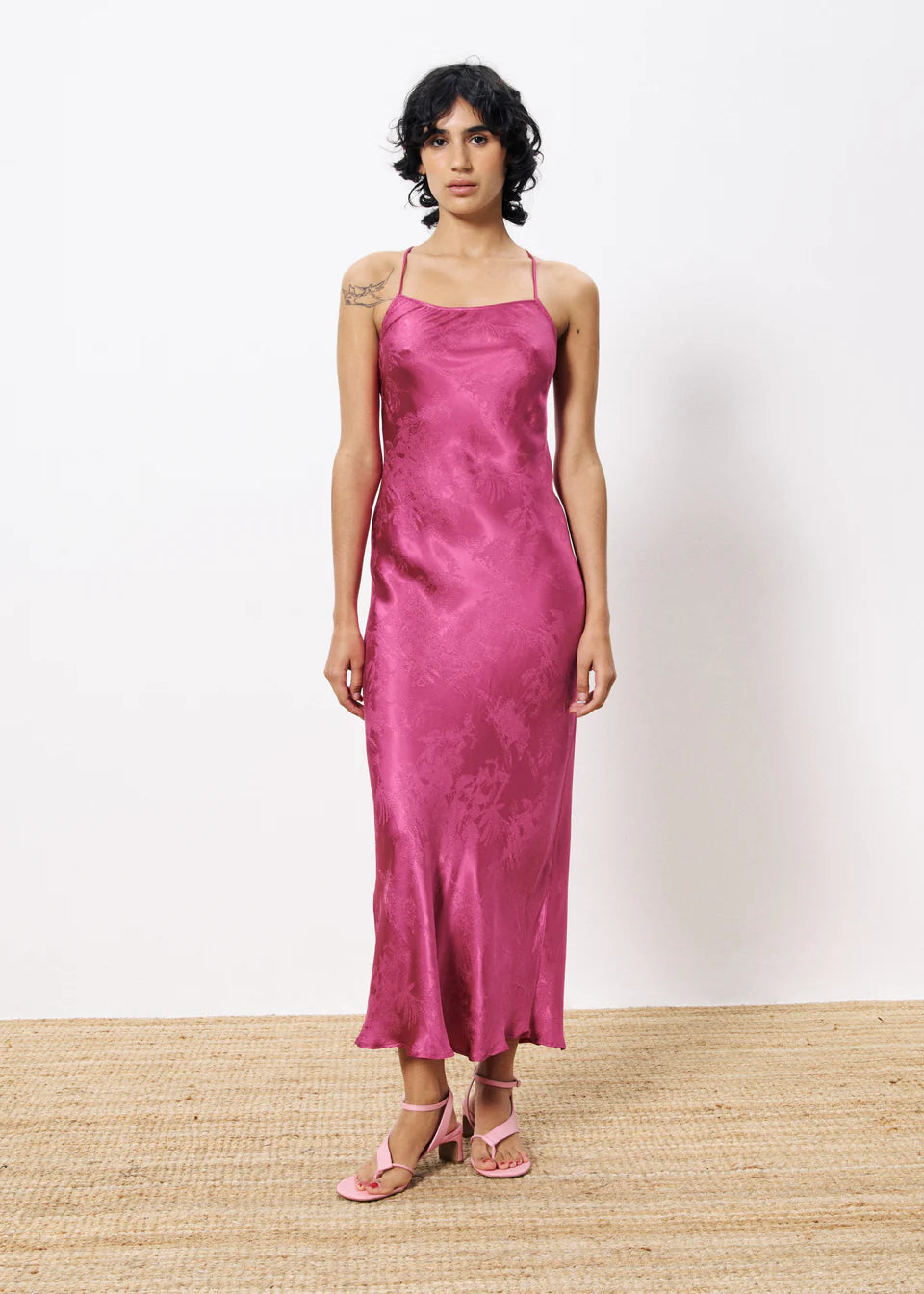 ROBE NIOUMA