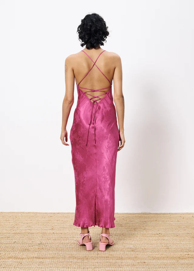 ROBE NIOUMA