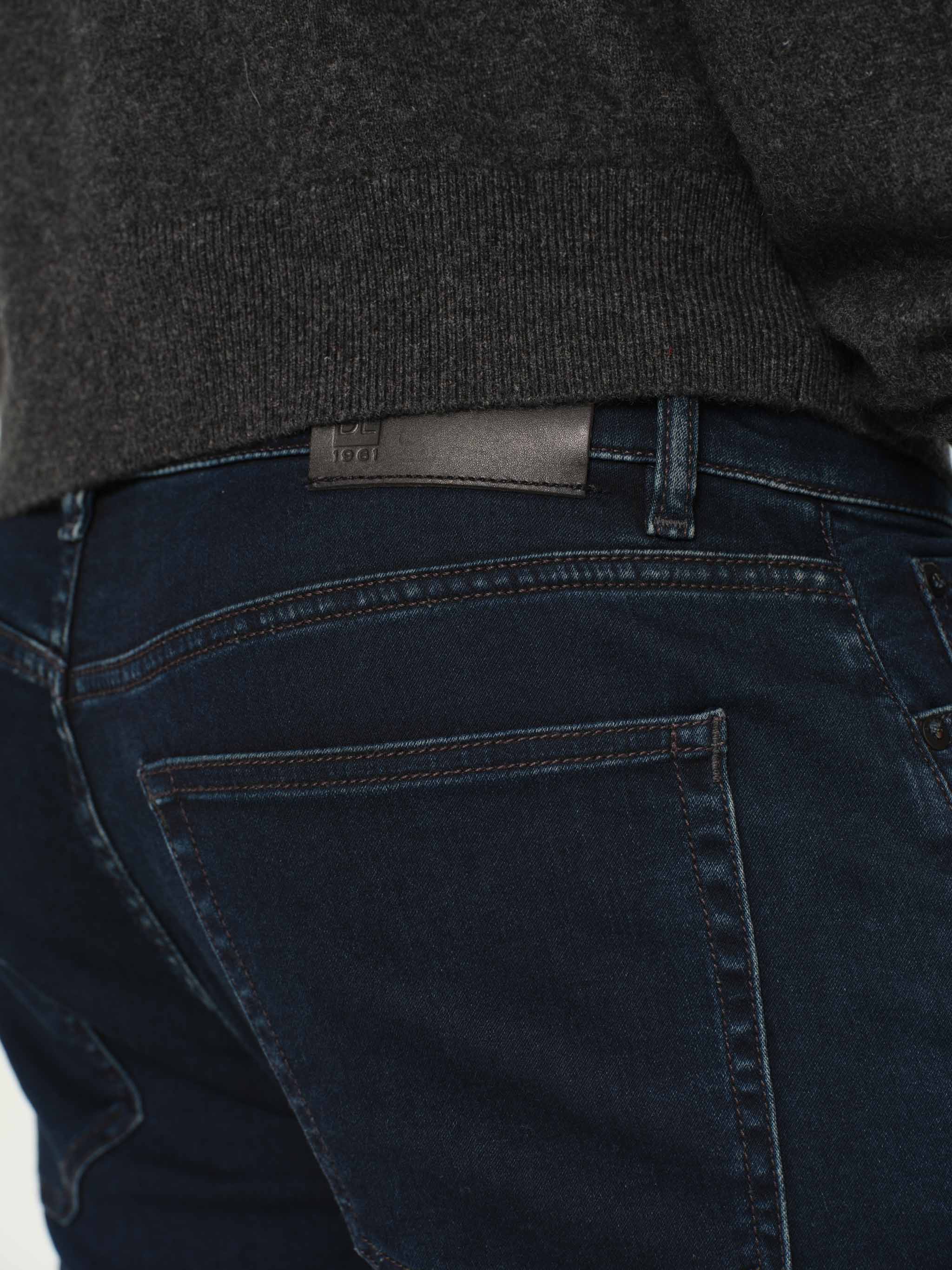 RUSSLE SLIM JEANS