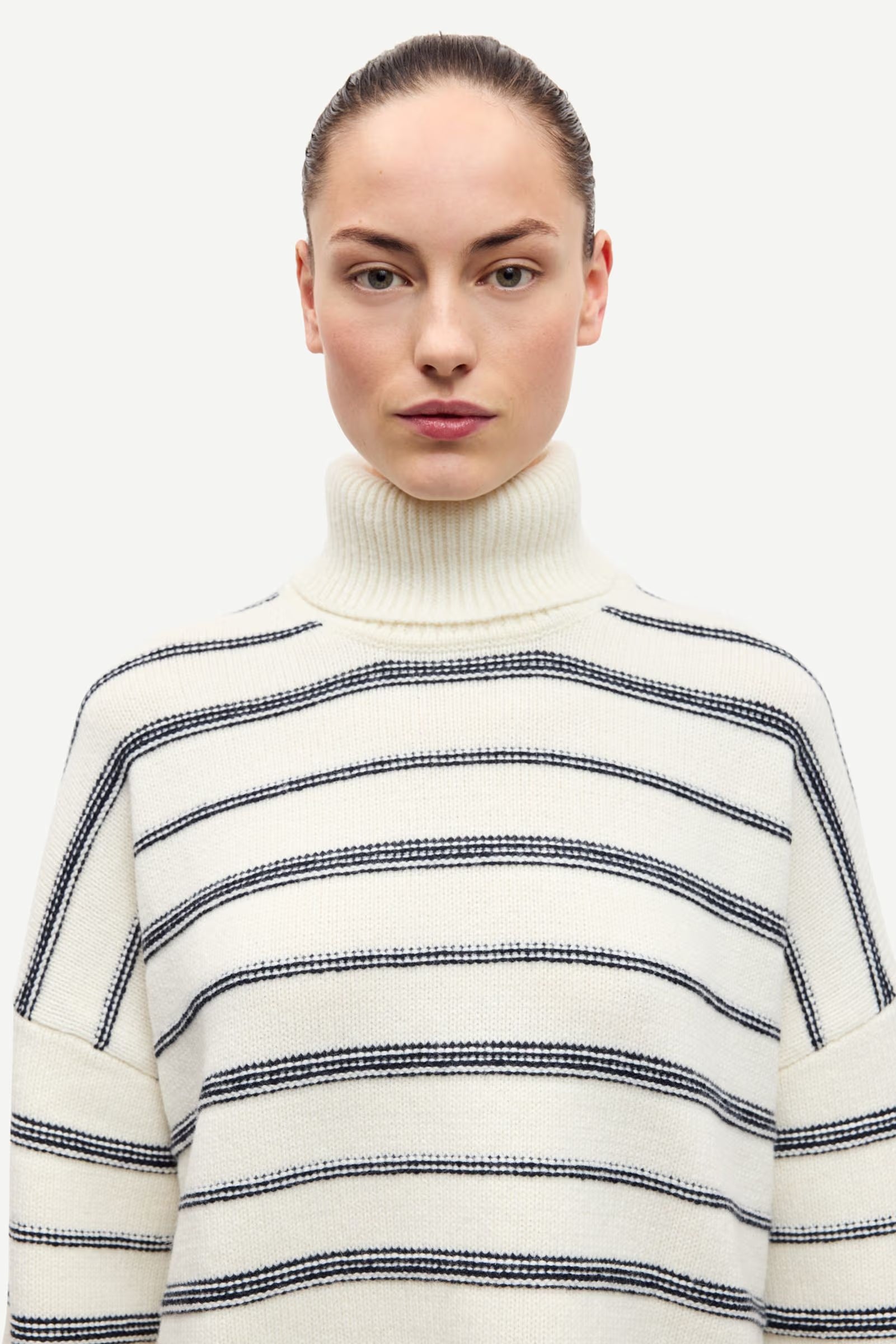 SAKEIKU TURTLENECK