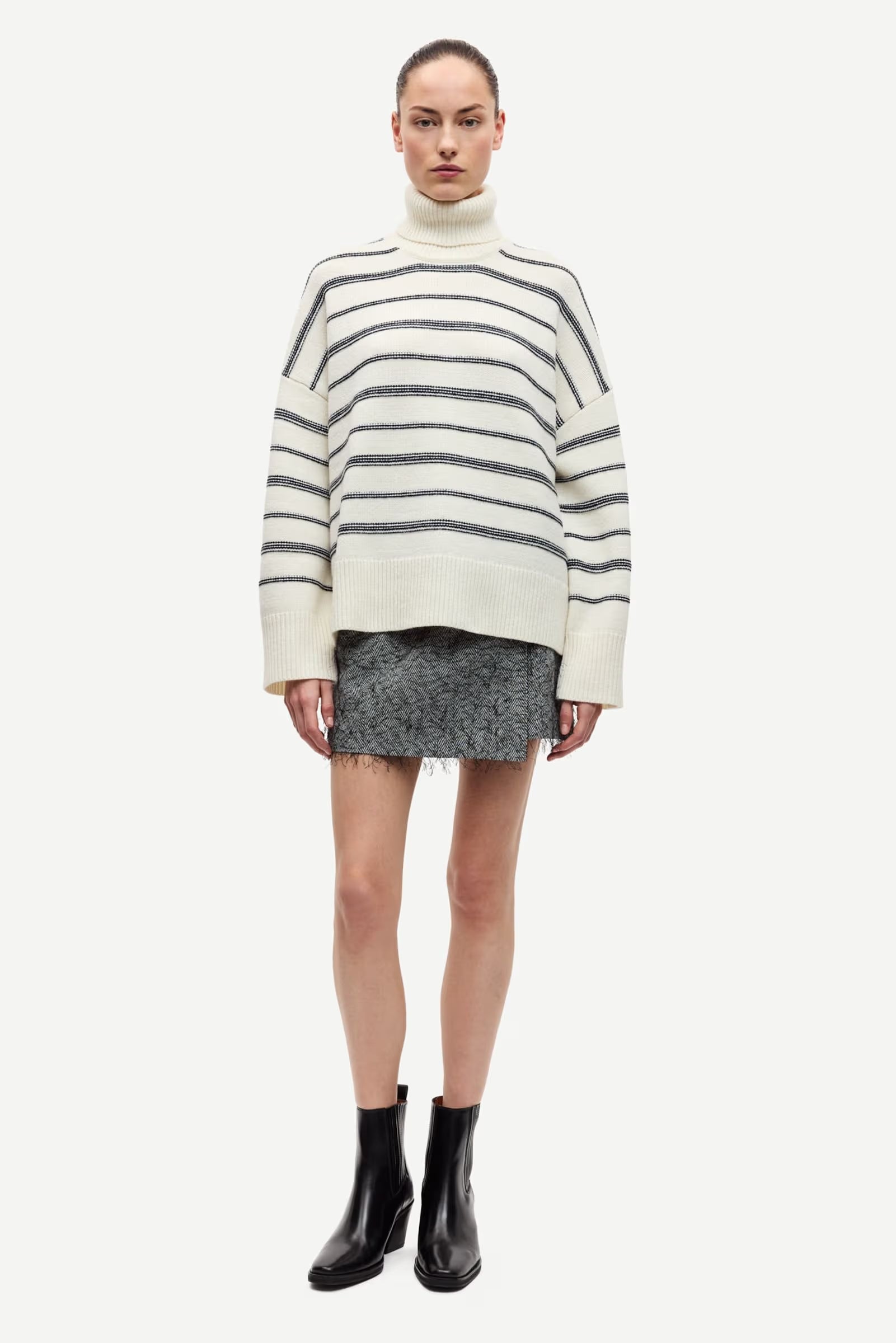 SAKEIKU TURTLENECK