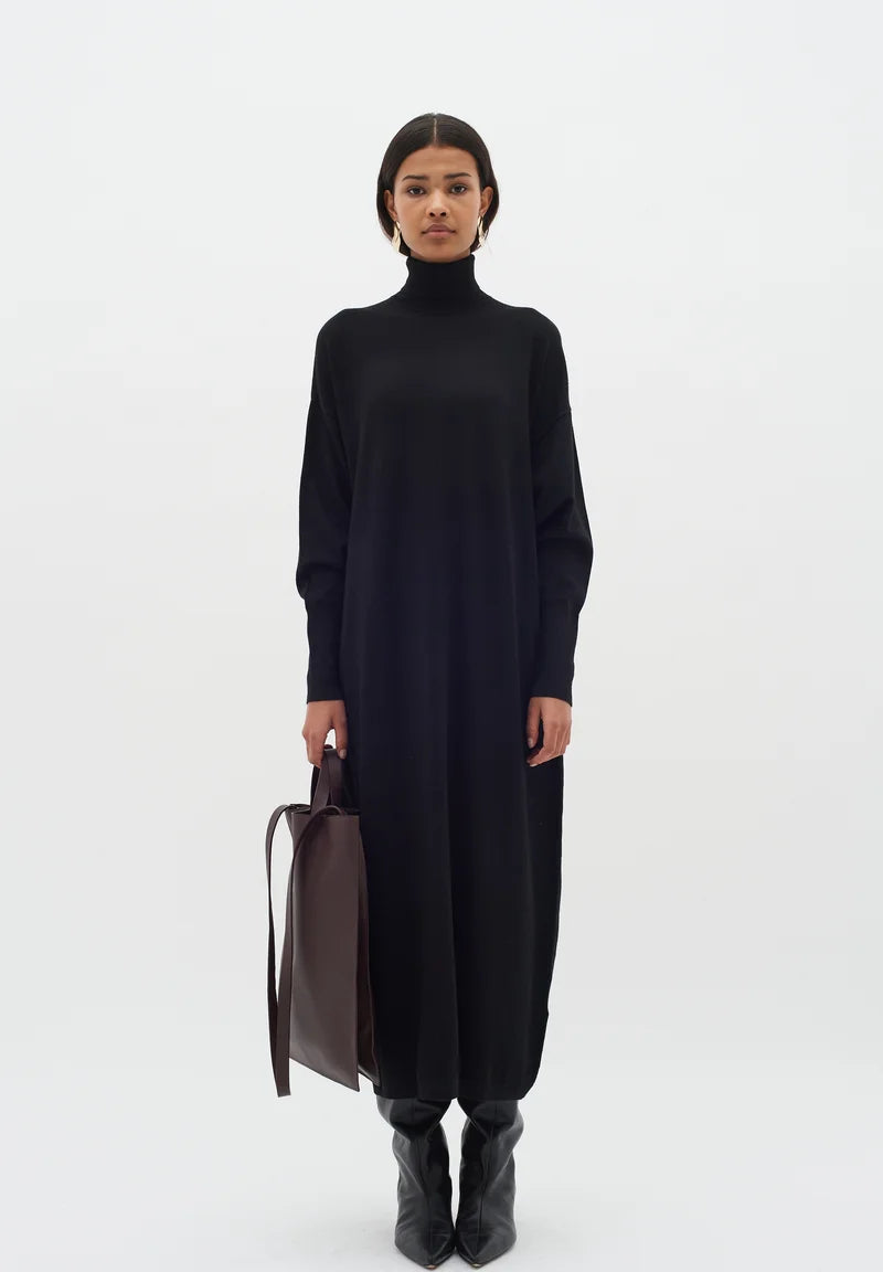 ROBE KELLSIE