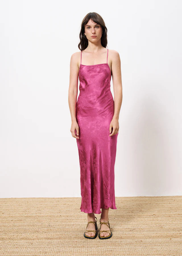 ROBE NIOUMA