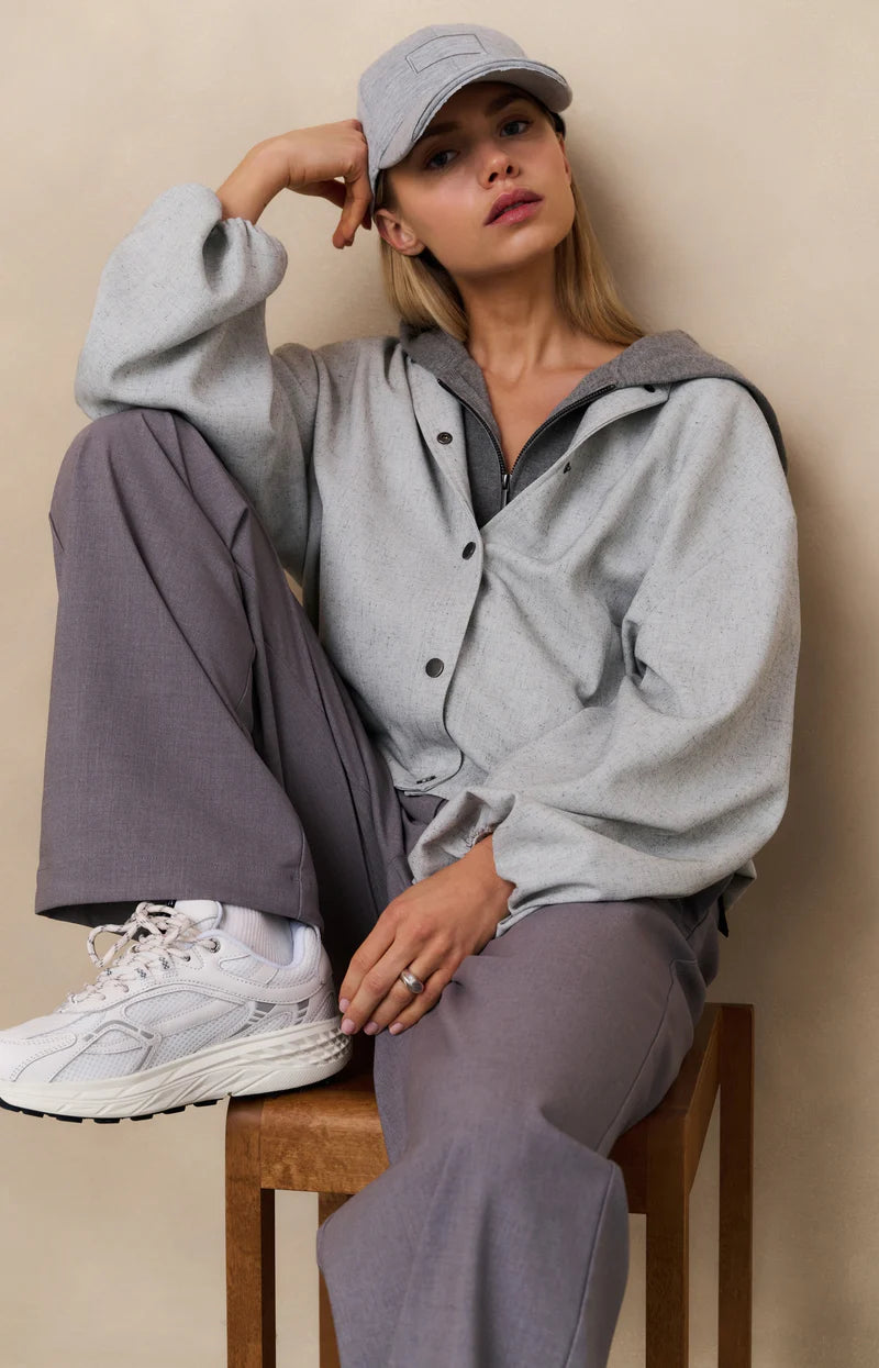 SLEEVELESS HOODIE