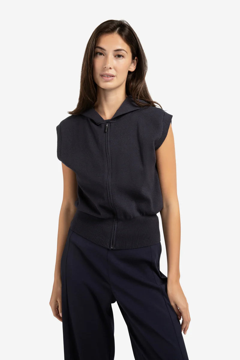 SLEEVELESS HOODIE