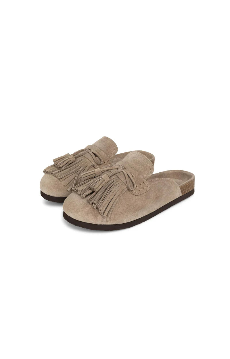 SANDALE TASSLES