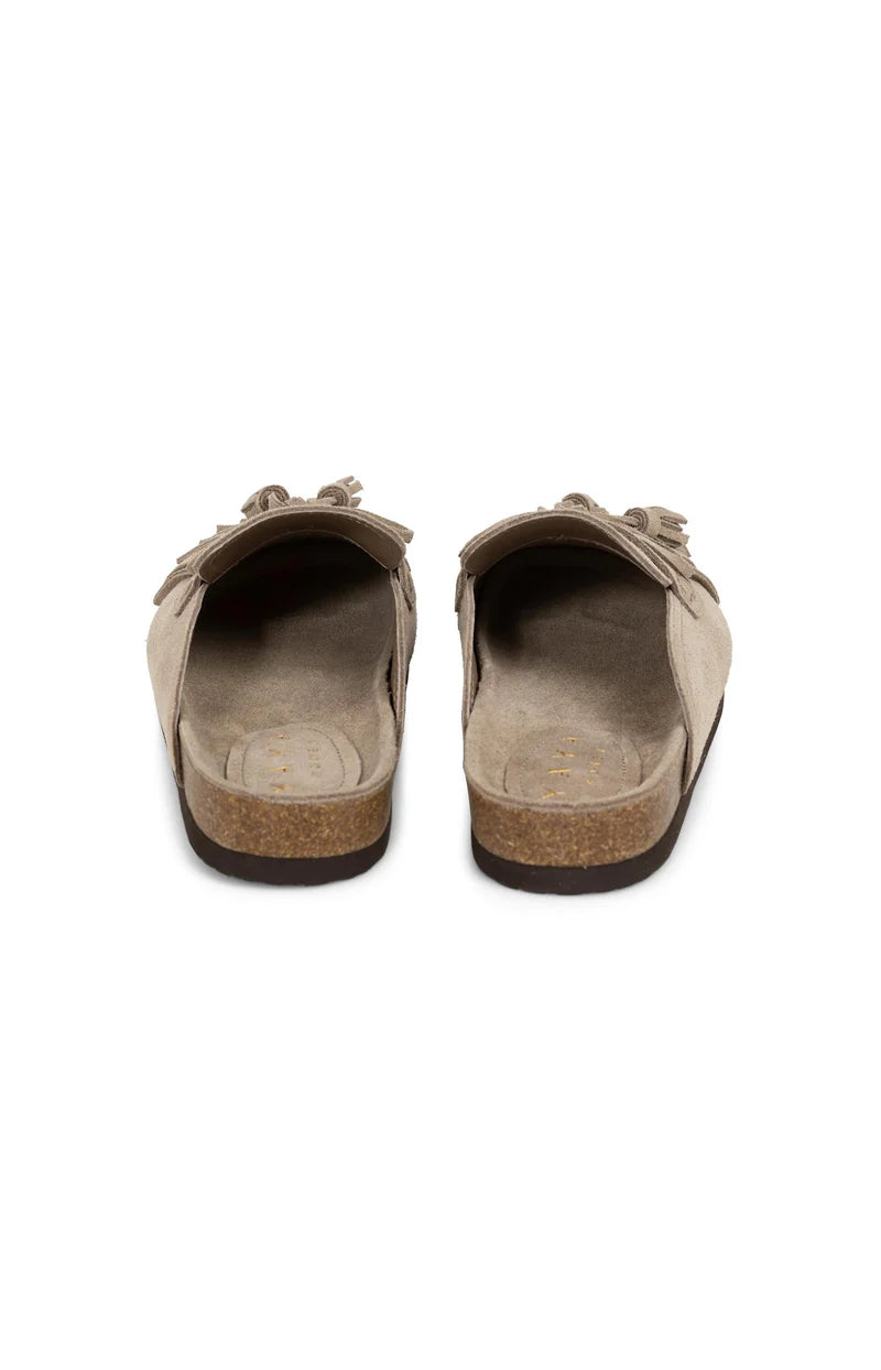 SANDALE TASSLES